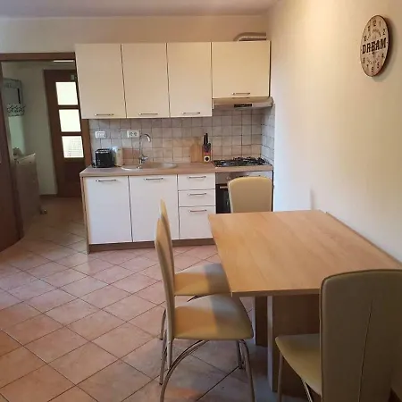 Haliaetum Apartamento *