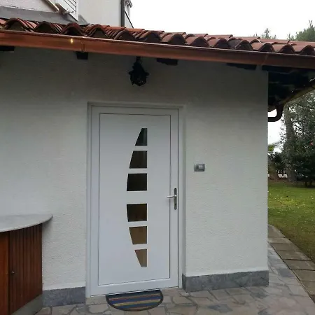 Haliaetum Apartamento *