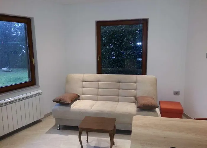 アパート Haliaetum